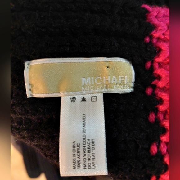 Michael Kors Cable Knit Infinity Scarf and Matching Glove Set - Picture 5 of 6